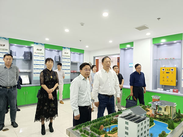 湖南省政协副主席、民建湖南省委会主委赖明勇莅临江南平台走访调研